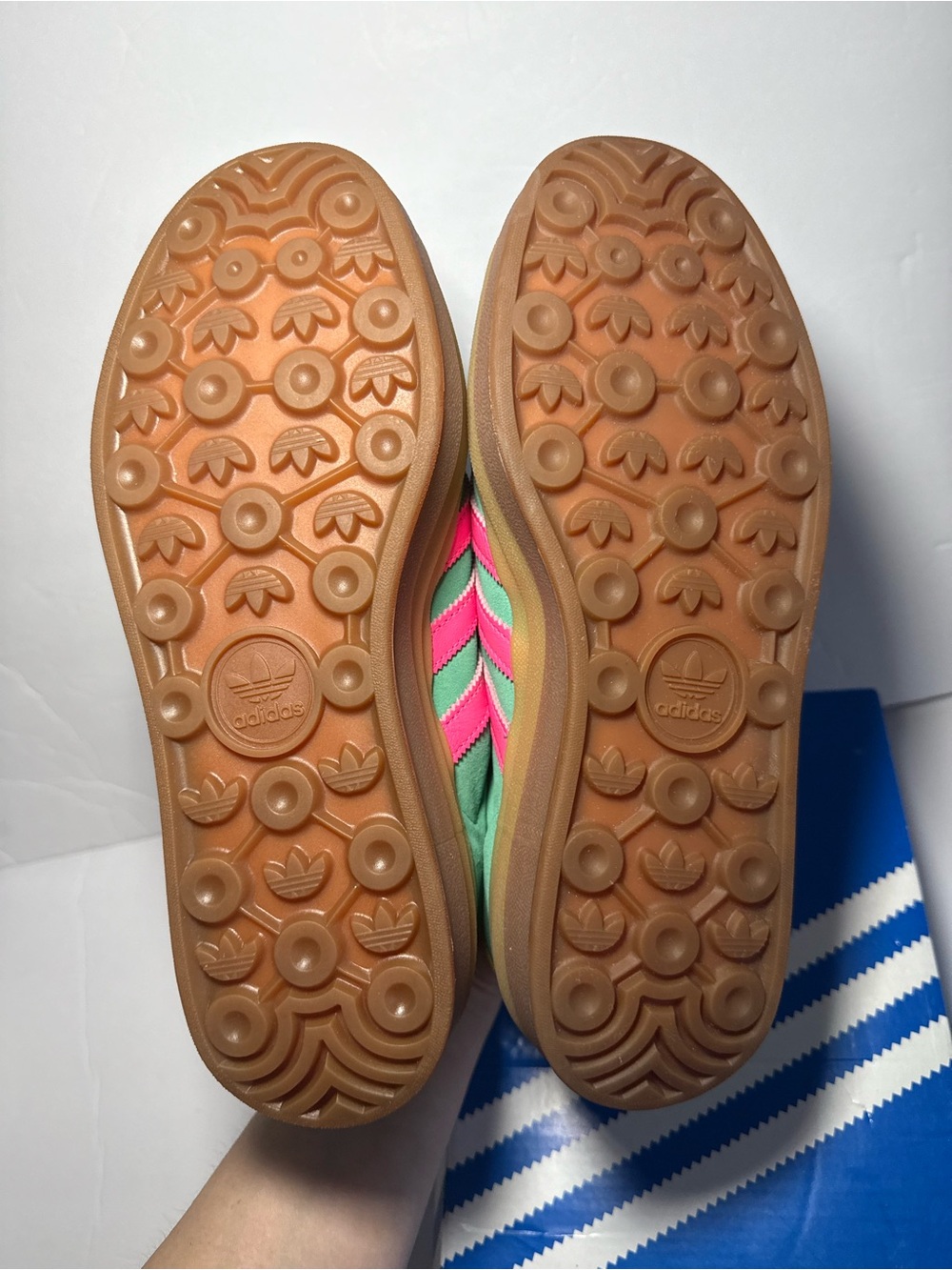Adidas Gazelle Bold Sneakers - Size 8 - Green with Pink Stripes JH9668 - New - Picture 4 of 8
